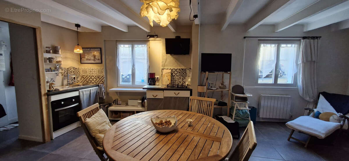 Maison à MORTAGNE-SUR-GIRONDE