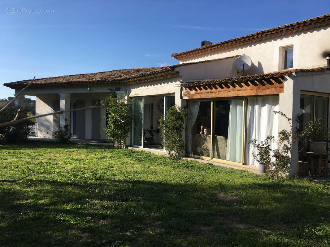 Maison à PLAN-DE-LA-TOUR