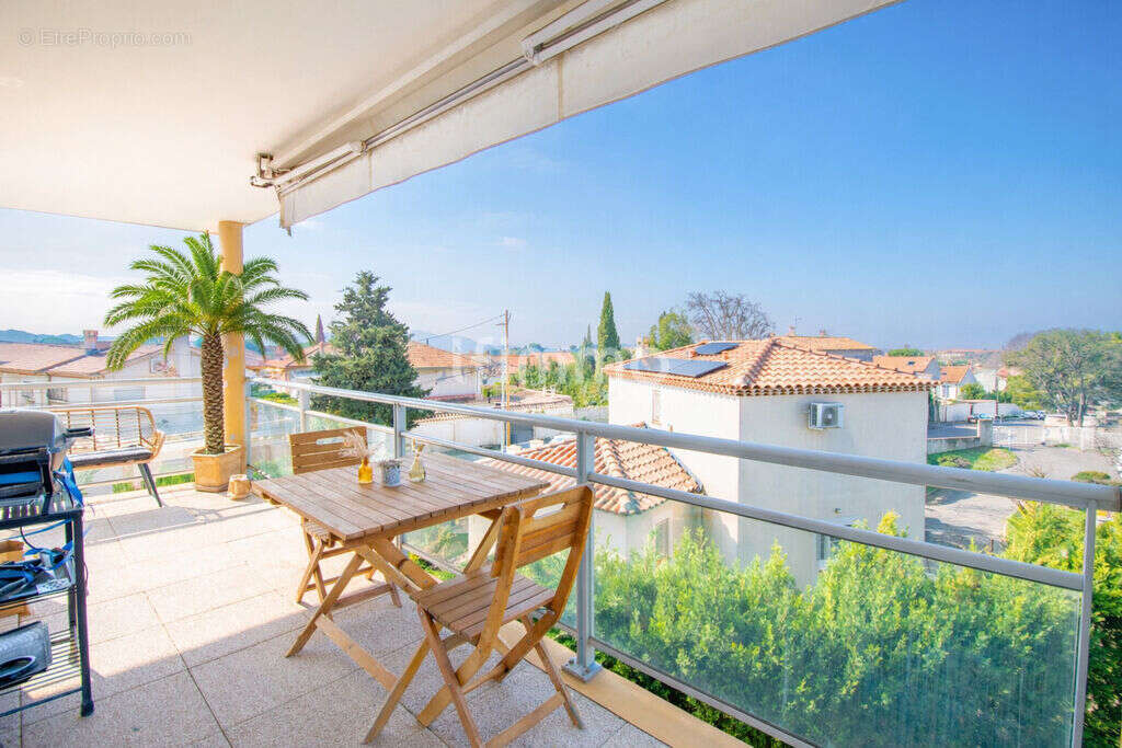 Bois Luzy – 75 m², T3 – La terrasse qui fait tout le reste - photo 5