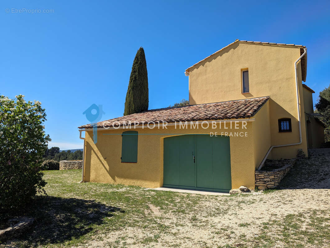 Maison à SAINT-SATURNIN-LES-APT