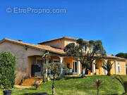Maison à SAINT-JULIEN-LES-ROSIERS