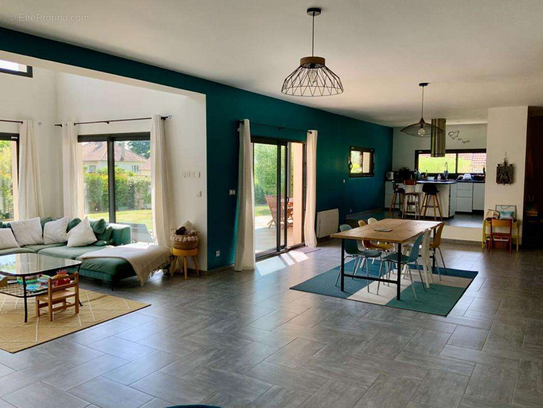 Maison à FONTAINE-LE-PORT