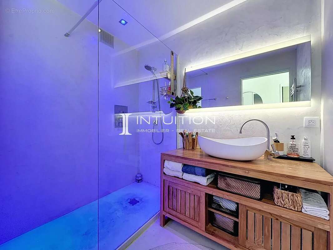 Appartement à LE CANNET