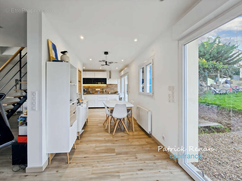 Maison à FONTENAY-LE-FLEURY