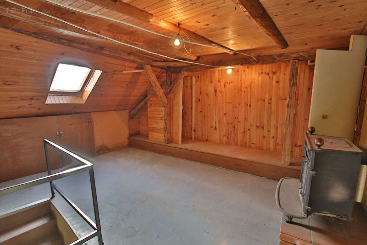 Maison à LA ROCHE-SUR-FORON