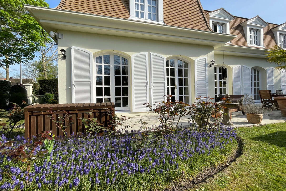 Maison 225 m² à Maisons-Laffitte  - photo 2