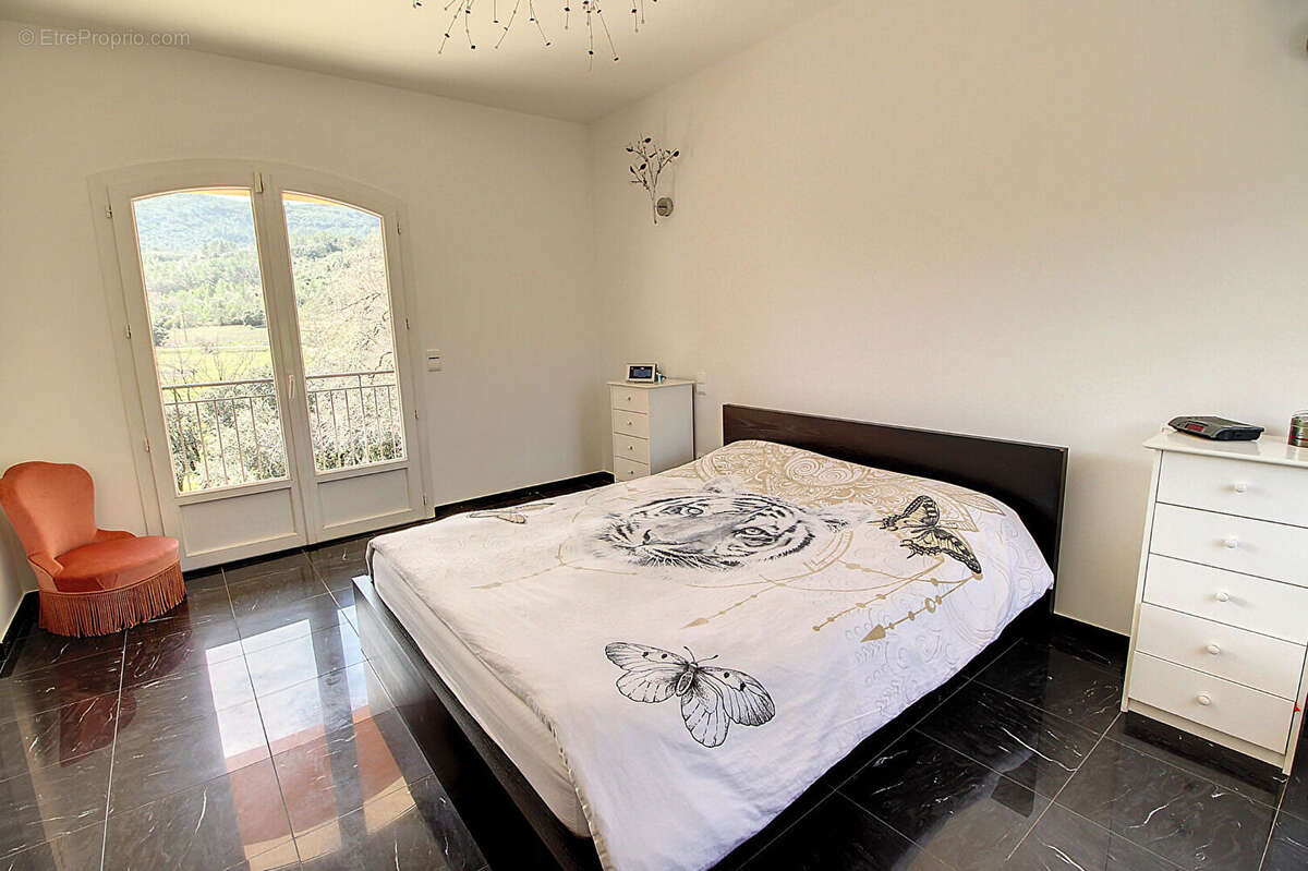 Maison à LE CANNET-DES-MAURES