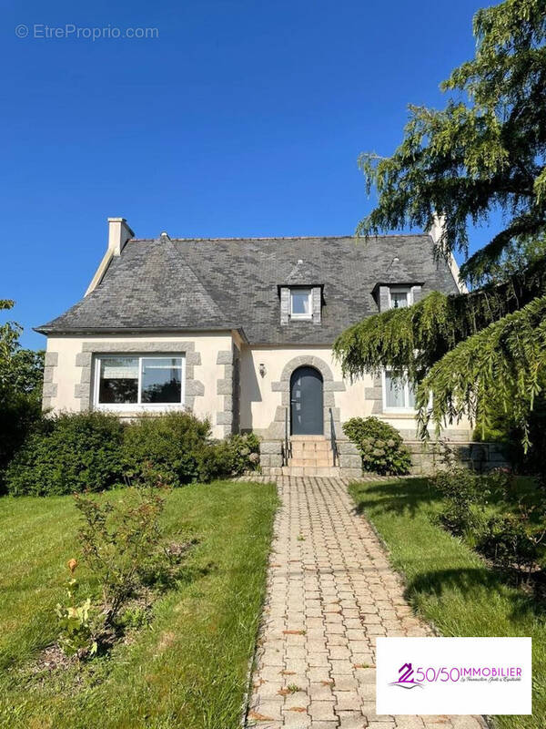 Maison à PLOUZEVEDE