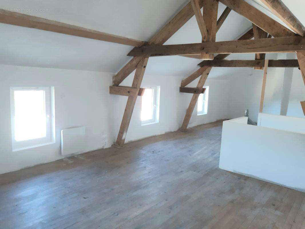 Maison 140 m² à Charnat  - photo 9