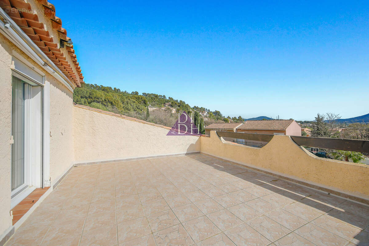 Maison à LA VALETTE-DU-VAR