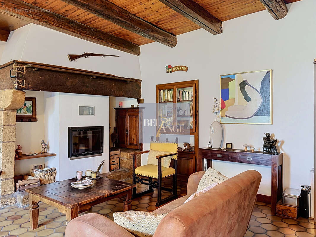 Le charme de la pierre allié à un revenu locatif ! - photo 8