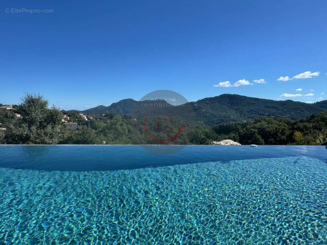 Maison à LES ADRETS-DE-L&#039;ESTEREL