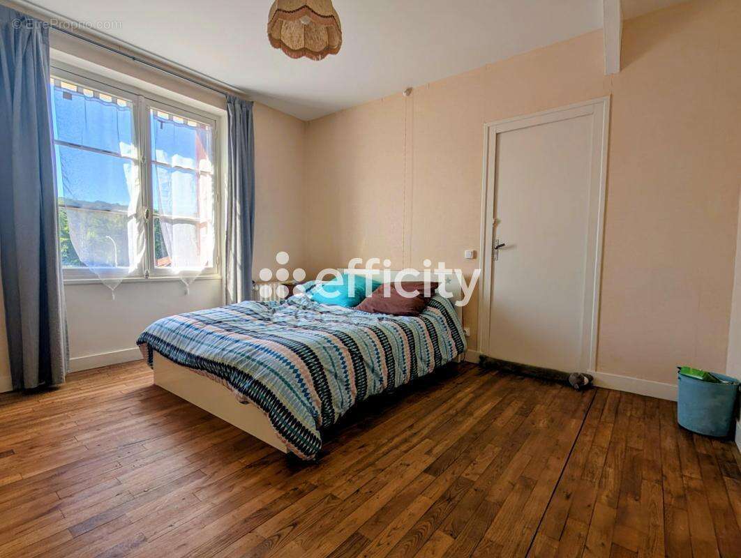 Maison à LE LARDIN-SAINT-LAZARE