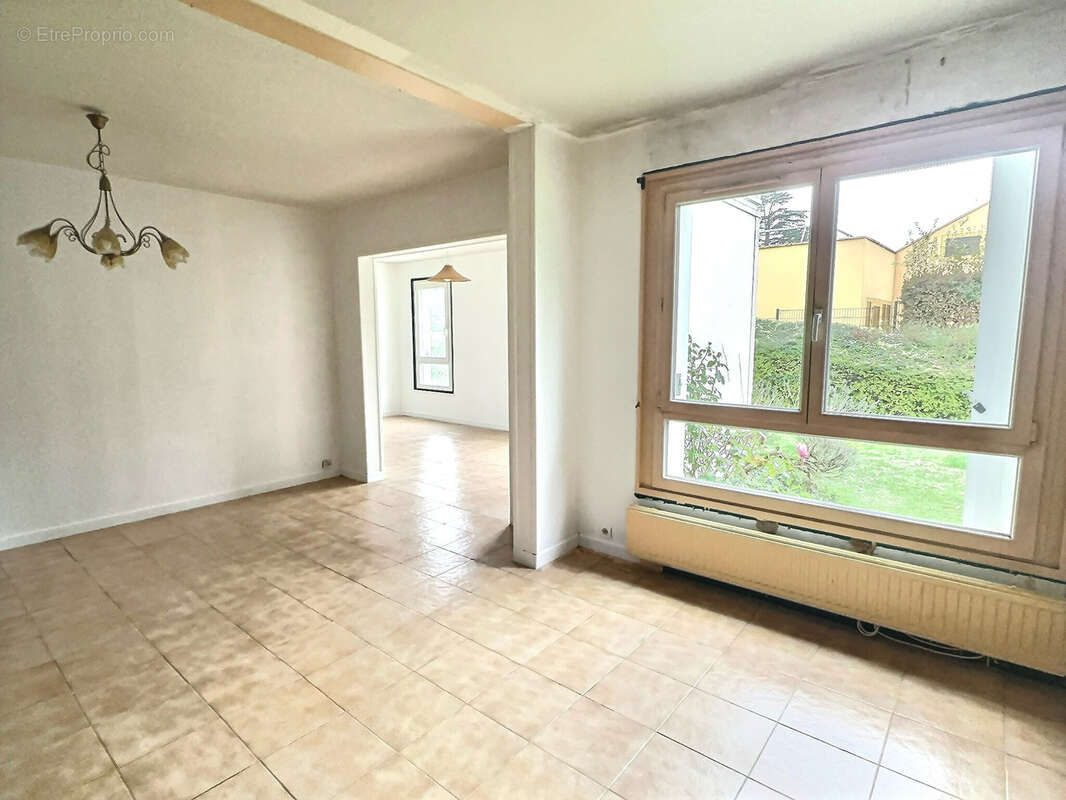 Appartement à MONTIGNY-LE-BRETONNEUX