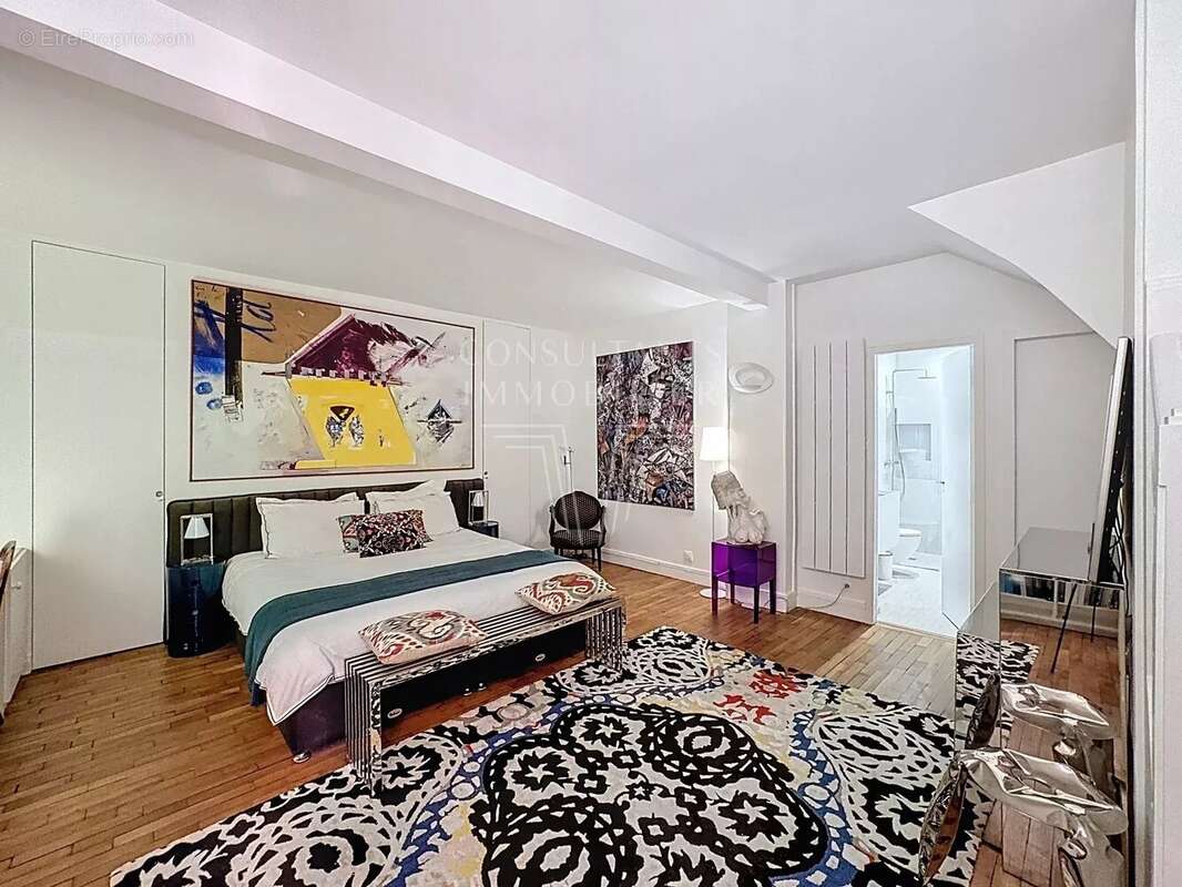 Appartement à PARIS-16E