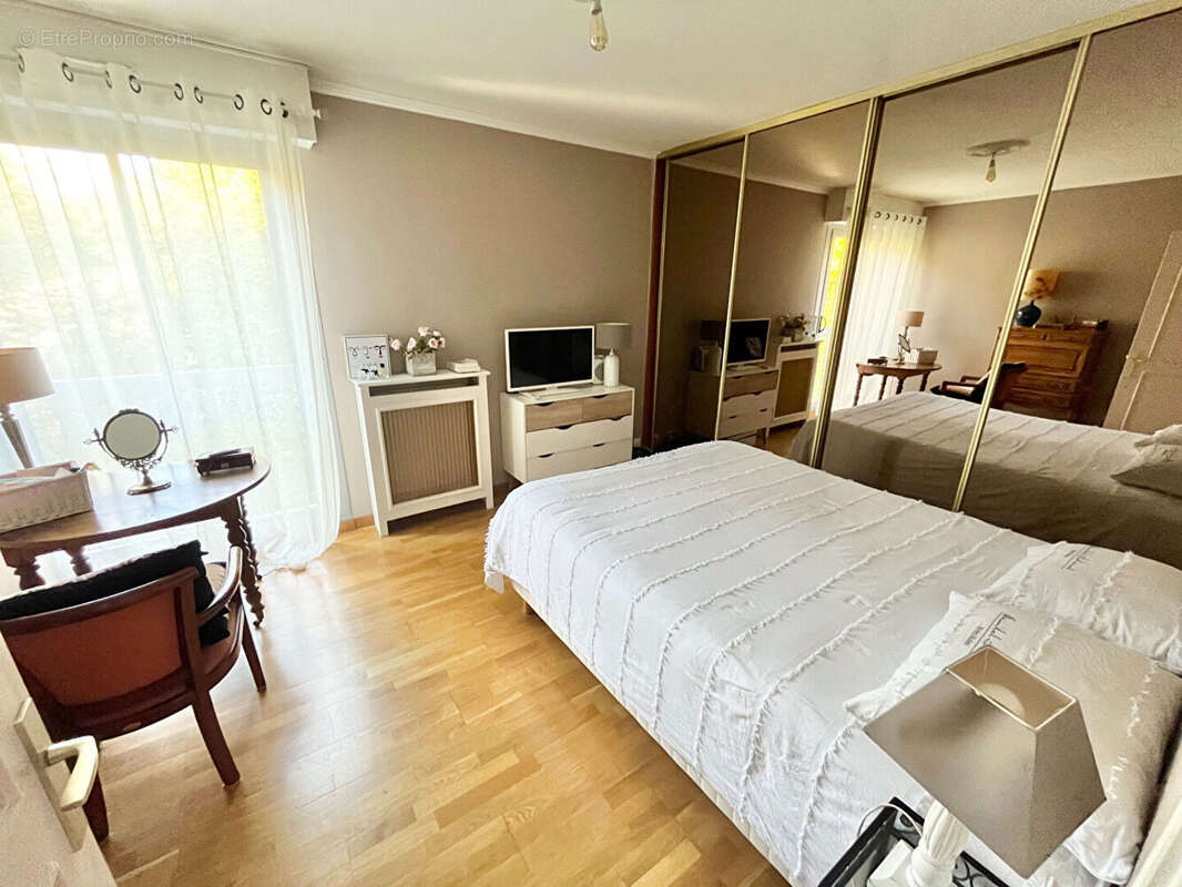 Appartement à SAINT-CYR-SUR-LOIRE