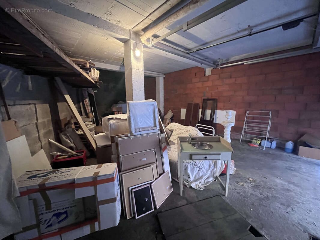 Parking à SAINT-ETIENNE