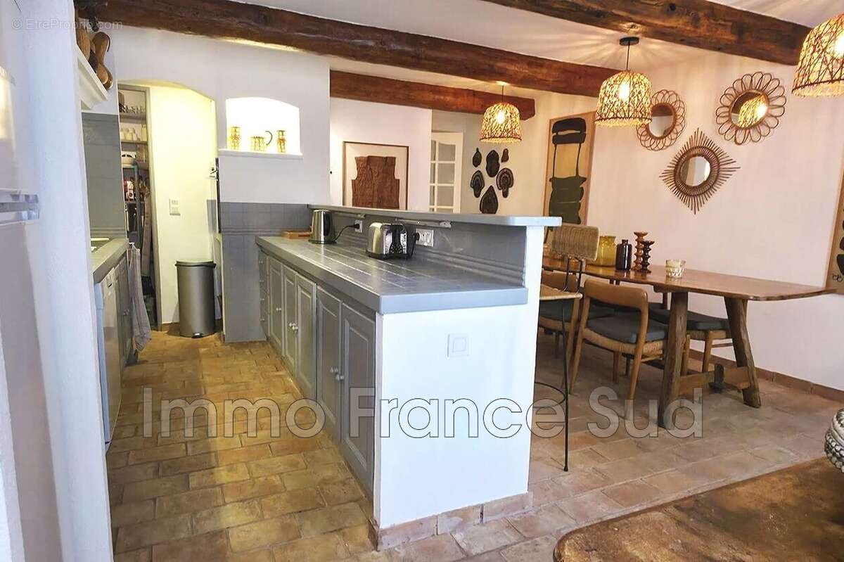Maison à LA GARDE-FREINET