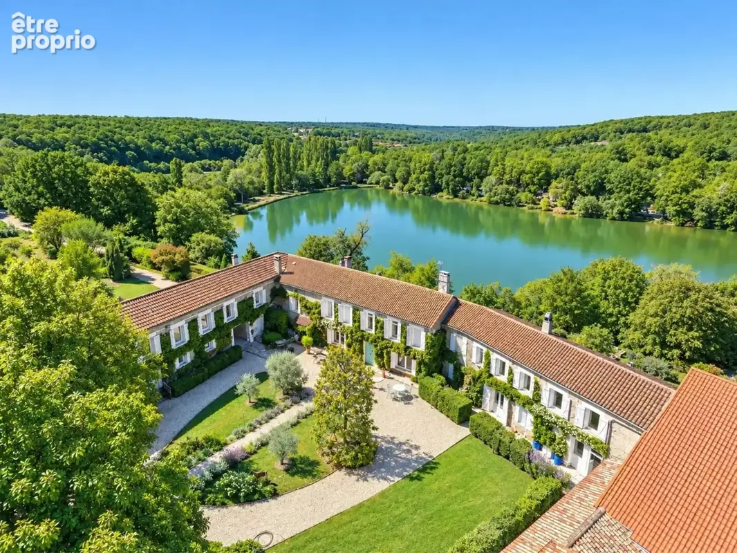 Photo Maison à Angouleme au prix de 3 180 000€