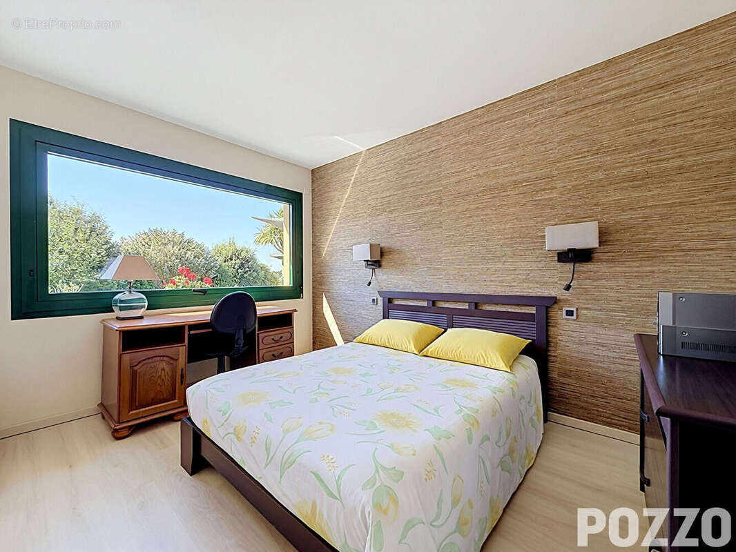 Élégance contemporaine aux portes de Granville , Villa d'exception avec piscine, prestations haut de gamme et performance énergé - photo 8