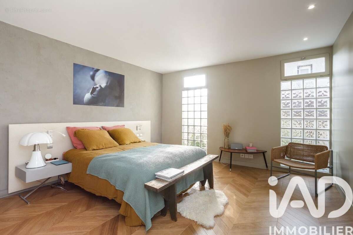 Appartement 350 m² à Colombes  - photo 8