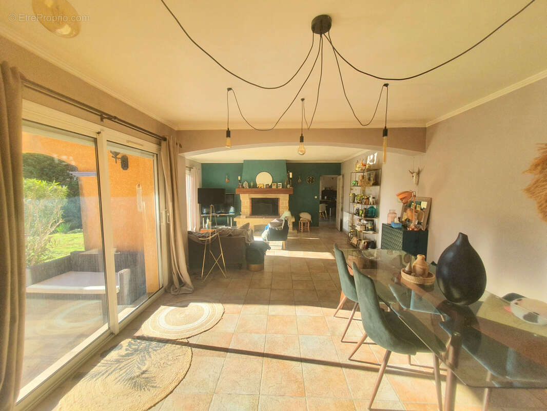 Maison à COMBAILLAUX