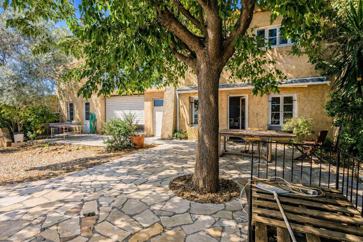 Maison de caractère avec piscine, vue vignes et logement indépendant - photo 2