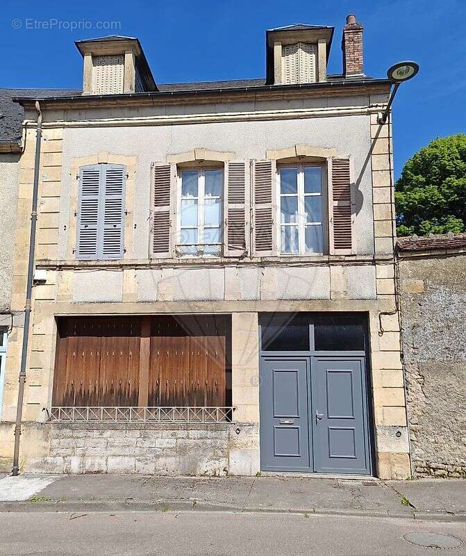 Maison à PREMERY
