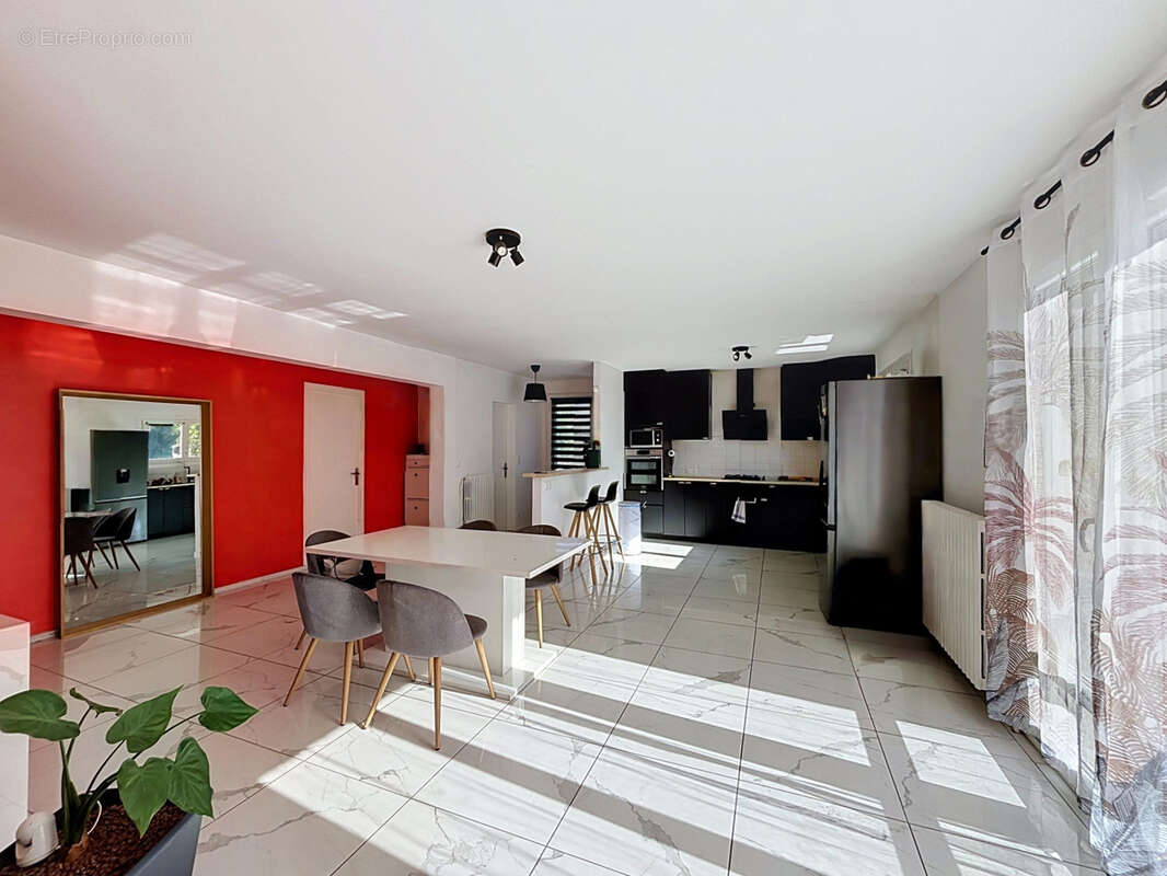 Maison 190 m² à Chaumont-En-Vexin  - photo 3