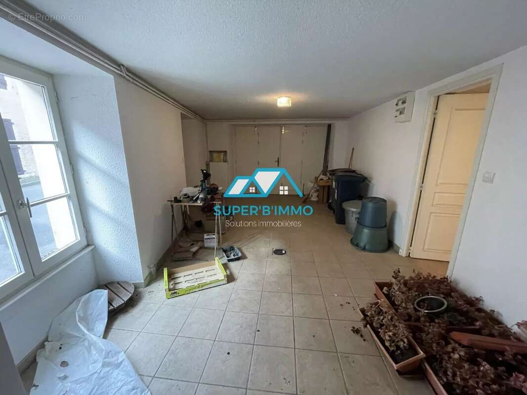 Maison à CHAMPAGNAC-LE-VIEUX