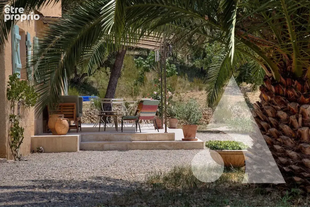 Salernes  Propriété de charme avec piscine au coeur de près de 2 hectares - photo 5