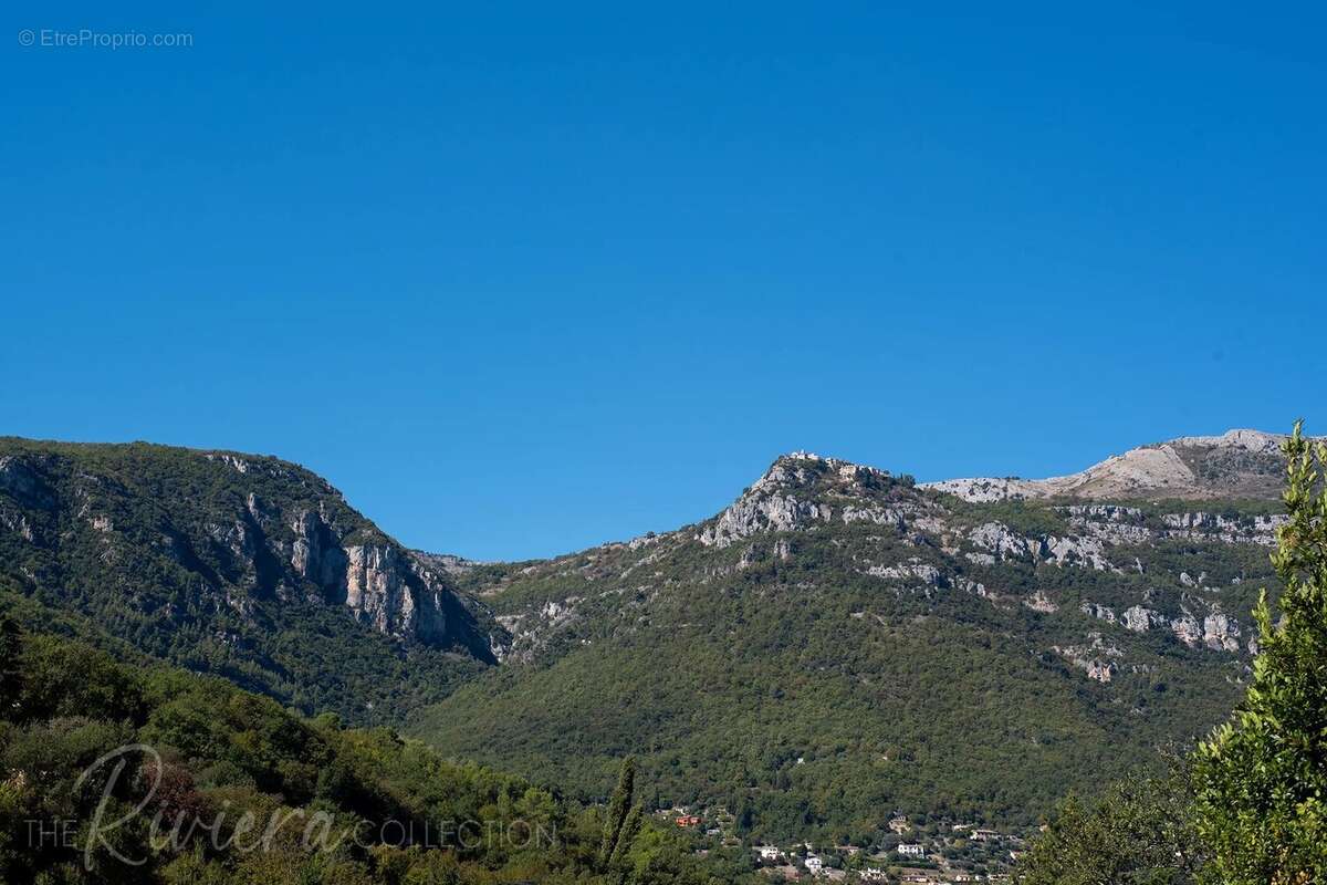 Maison à TOURRETTES-SUR-LOUP
