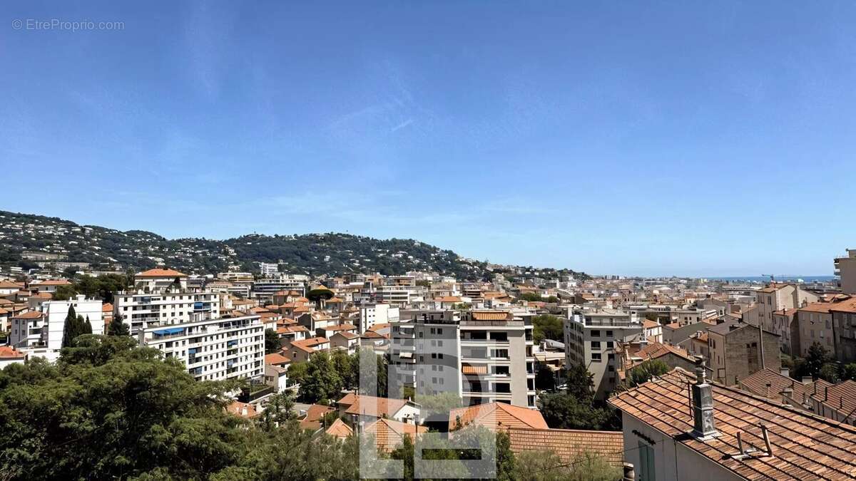 Secteur Petit Juas - Appartement villa/toit - A pied du centre ville - photo 3