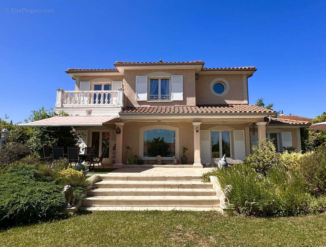 Grezieu maison familiale d'exception volumes remarquables au grand calme - photo 6