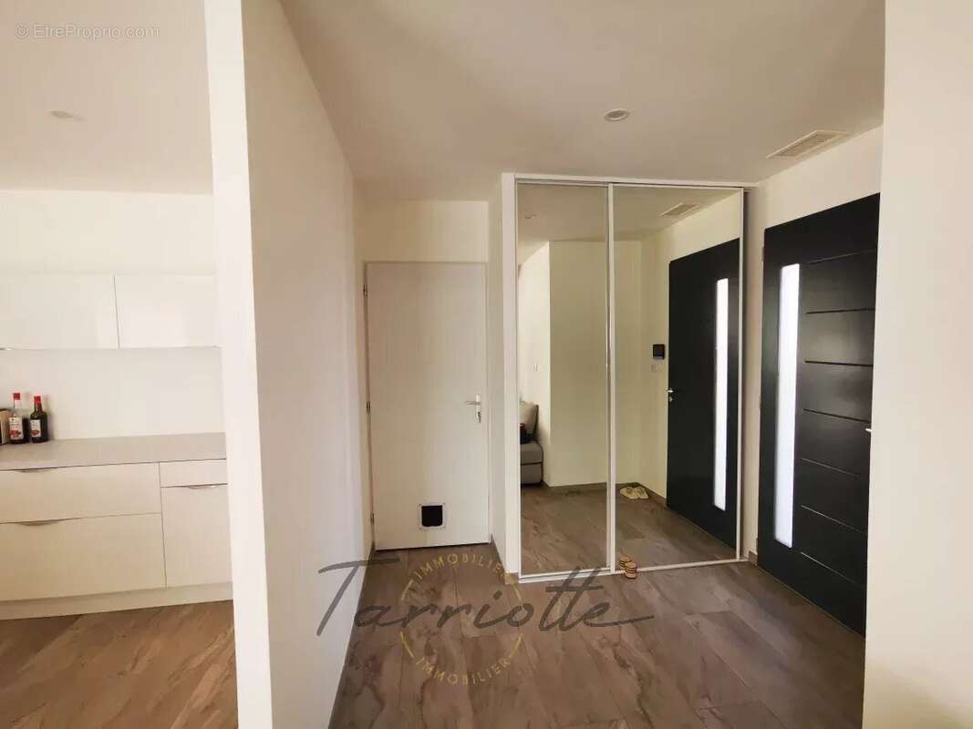 VILLA - 10374 - photo 8