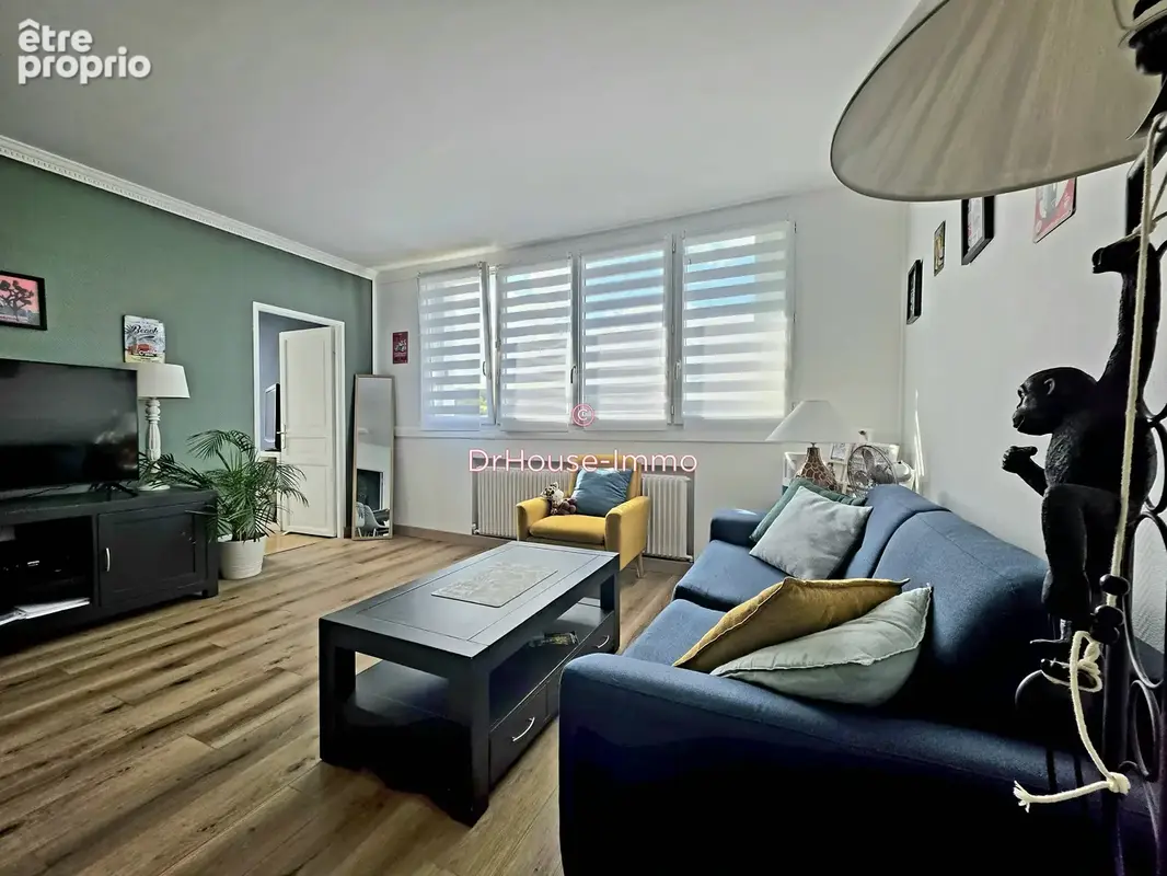 Appartement 74 m² à Beynes  - photo 1