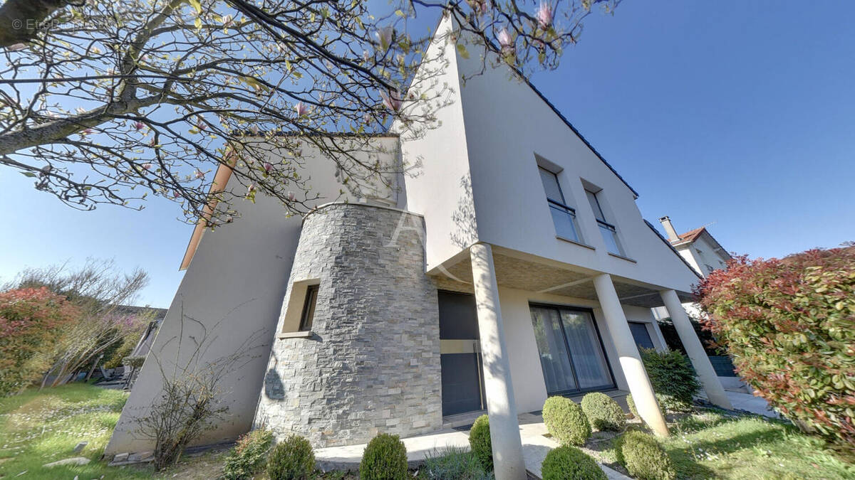 Maison à BRY-SUR-MARNE