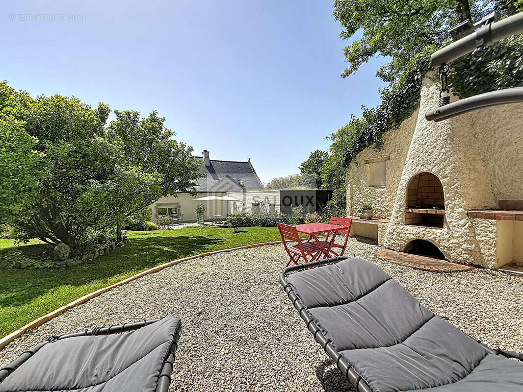 AMBON - Maison de charme en pierre de 240m² - photo 6