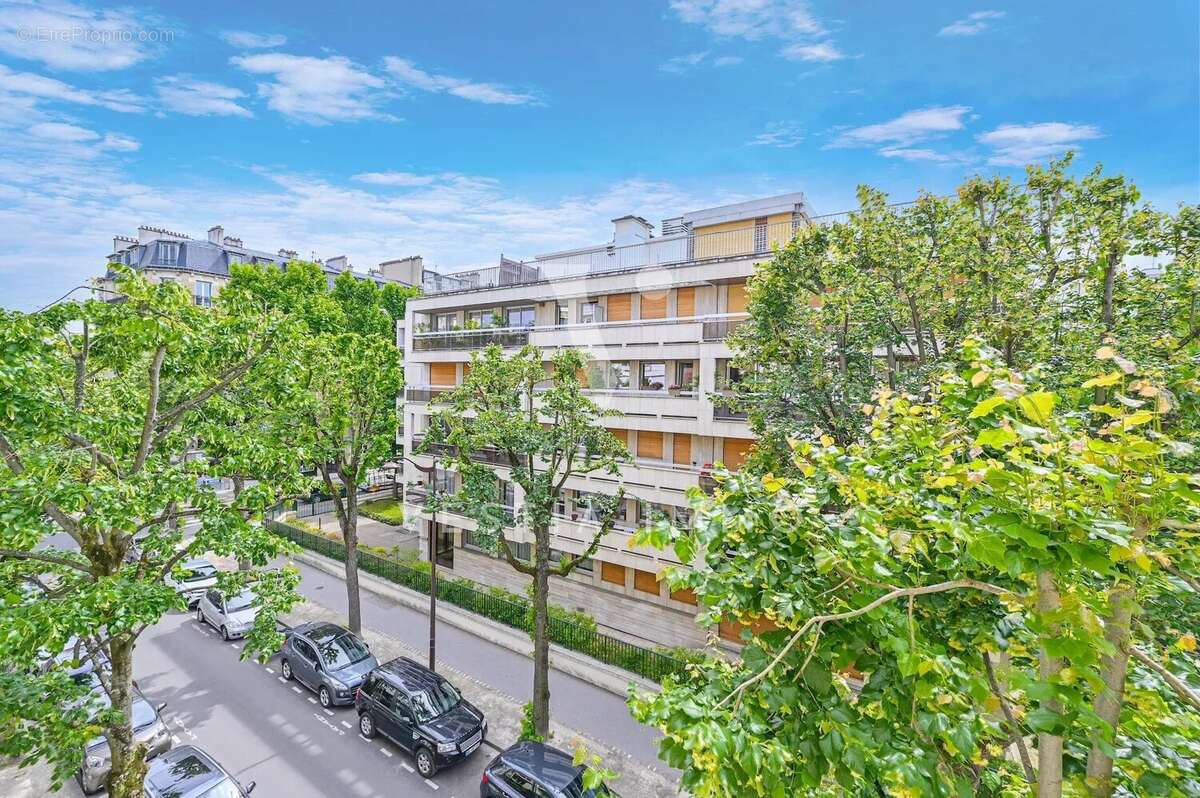 Appartement à NEUILLY-SUR-SEINE