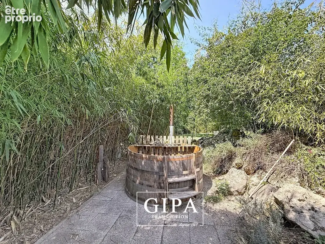 Maison d'architecte de 262 m2 - photo 2