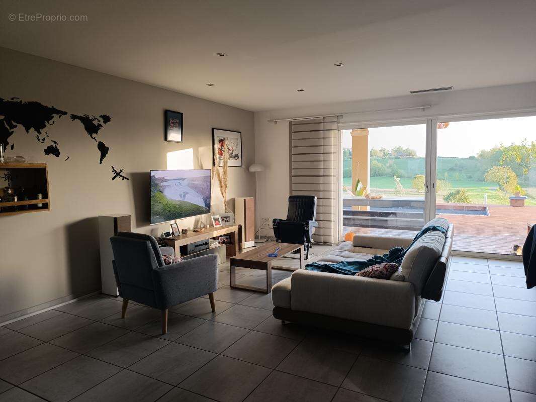 Maison à SAINT-ROMAIN-LE-NOBLE