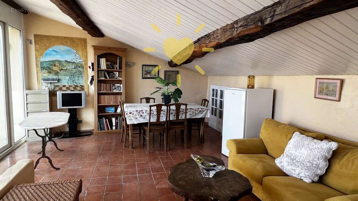 CLAVIERS : Belle maison de village restaurée avec terrasse - photo 14