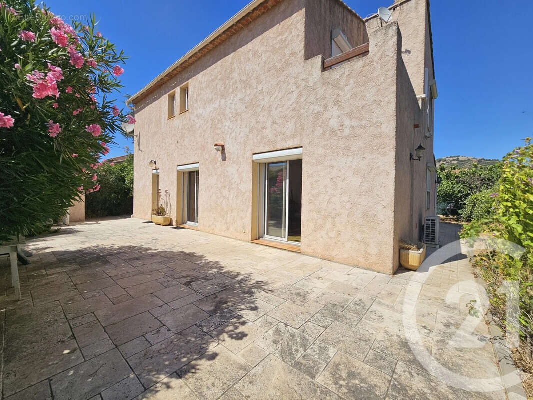 Maison 155 m² à Six-Fours-Les-Plages  - photo 2