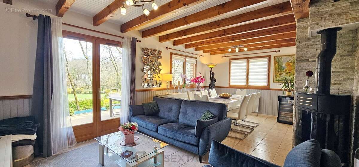 Maison à LACHAPELLE-AUZAC