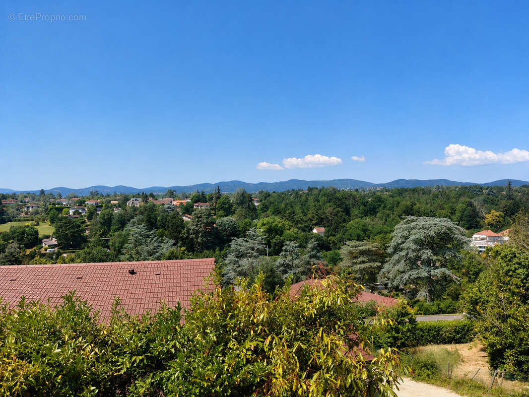 Appartement à CHARBONNIERES-LES-BAINS