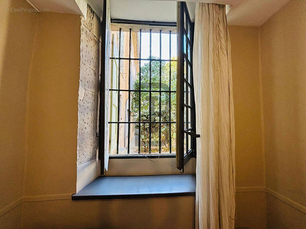 Commerce à CARCASSONNE