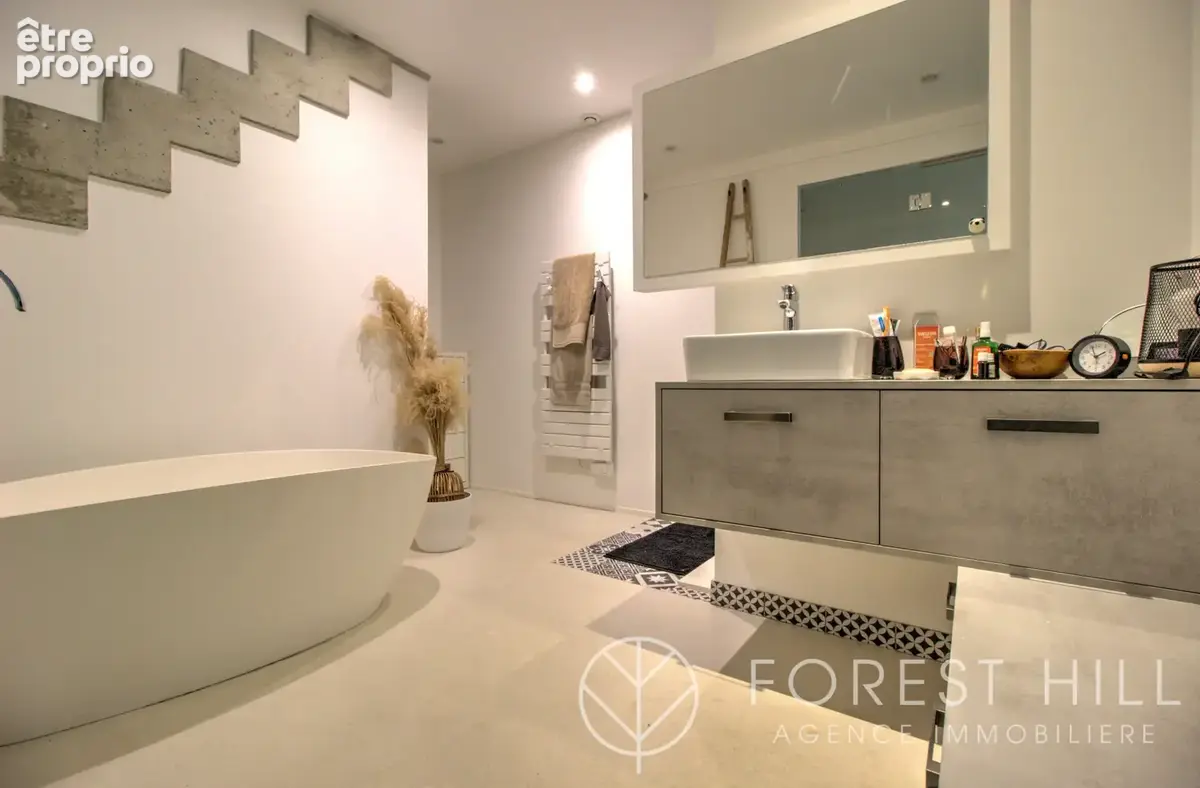 En plein centre, à l'abri du bruit : une maison qui se démarque - photo 15