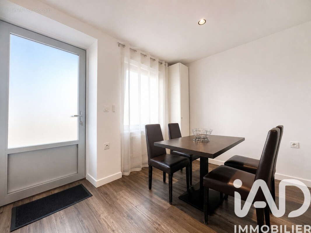 Photo 2 - Appartement à ALBIGNY-SUR-SAONE