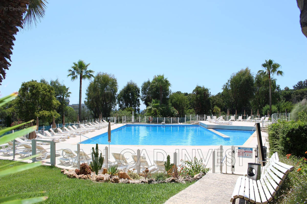 Appartement à VALLAURIS