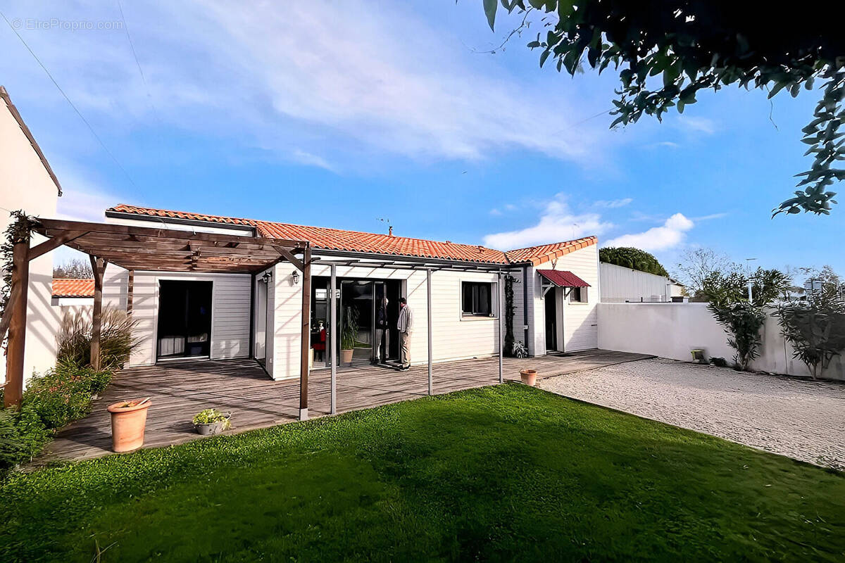 Maison à SAINTE-SOULLE